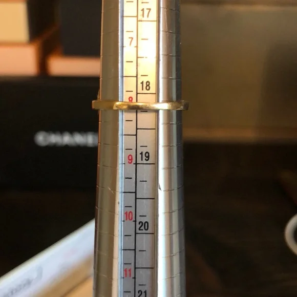 19 ct Star Sapphire surrounded by Diamonds in gold - Picture 14 of 15